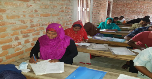  ডিমলায় মা ও মেয়ে একসাথে এইচএসসি পরীক্ষার্থী